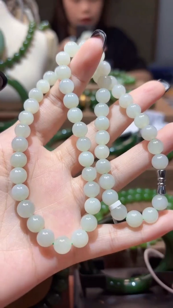 和田玉未镶嵌颈饰1