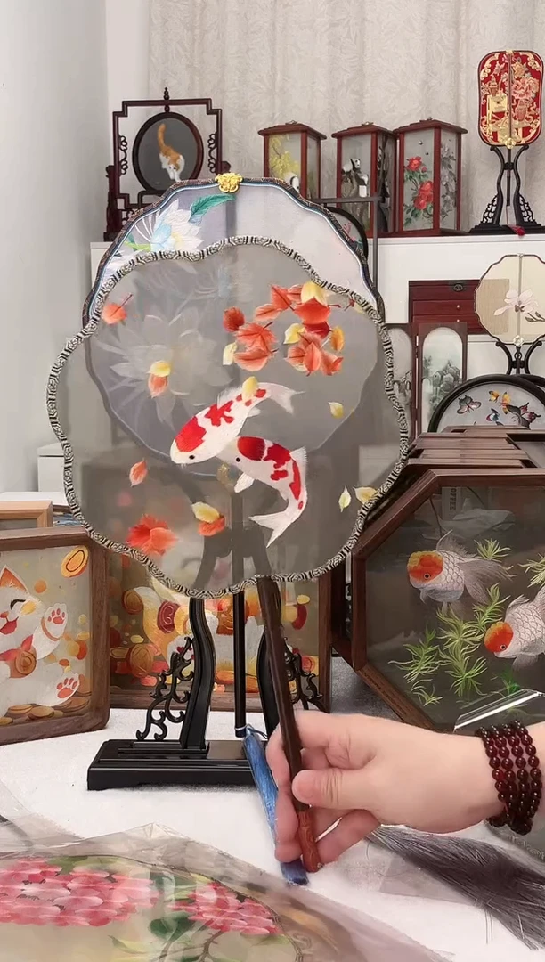 扇子苏绣作品手工团扇