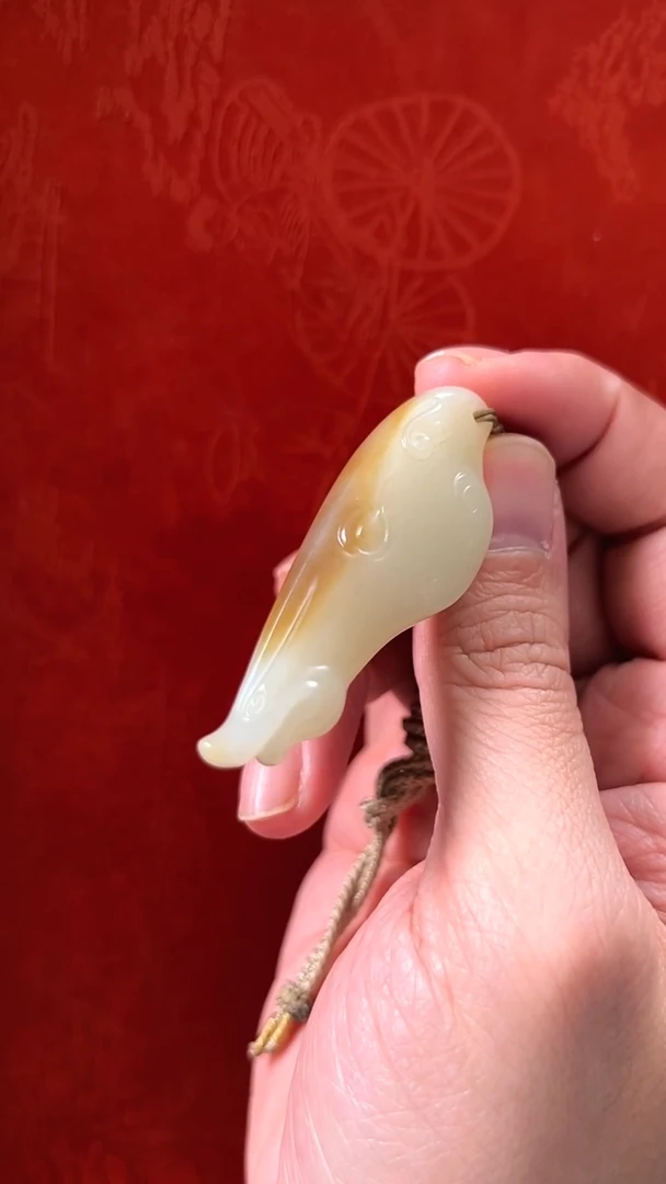 未镶嵌和田玉挂件新疆且末糖白料马首是瞻挂件