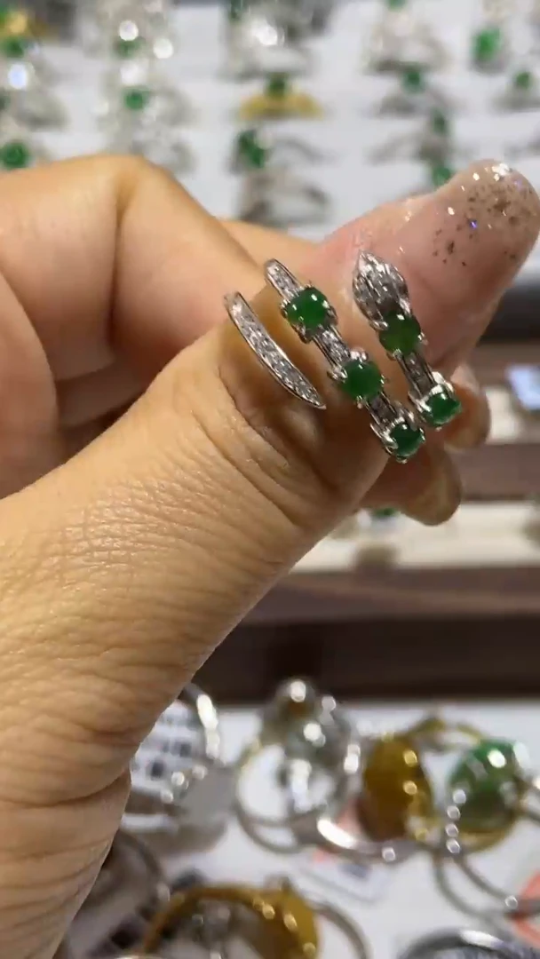 【闪购商品】翡翠戒指银S925镶嵌缅甸天然a货翡翠戒指
