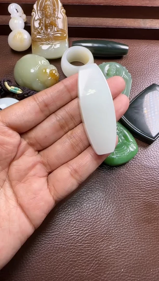 未镶嵌和田玉挂件和田玉且末挂件