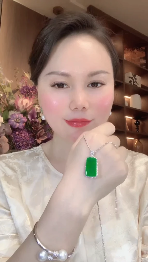 吊坠(不含链)18K金镶嵌翡翠A12