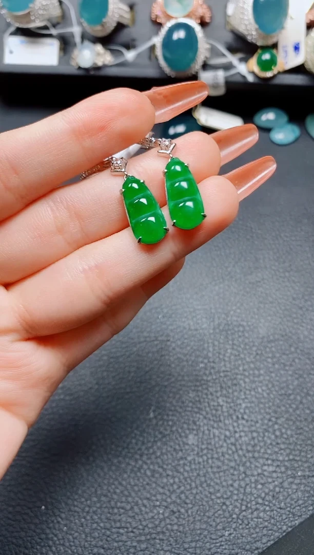 银S925镶嵌翡翠耳饰翡翠