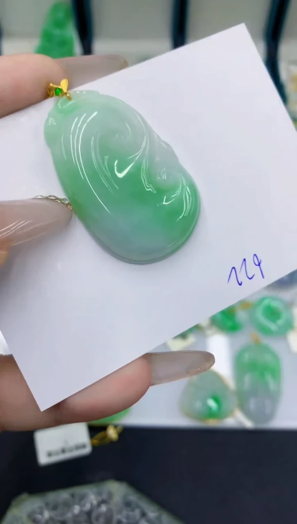 颈饰18K金镶嵌翡翠11111111111111