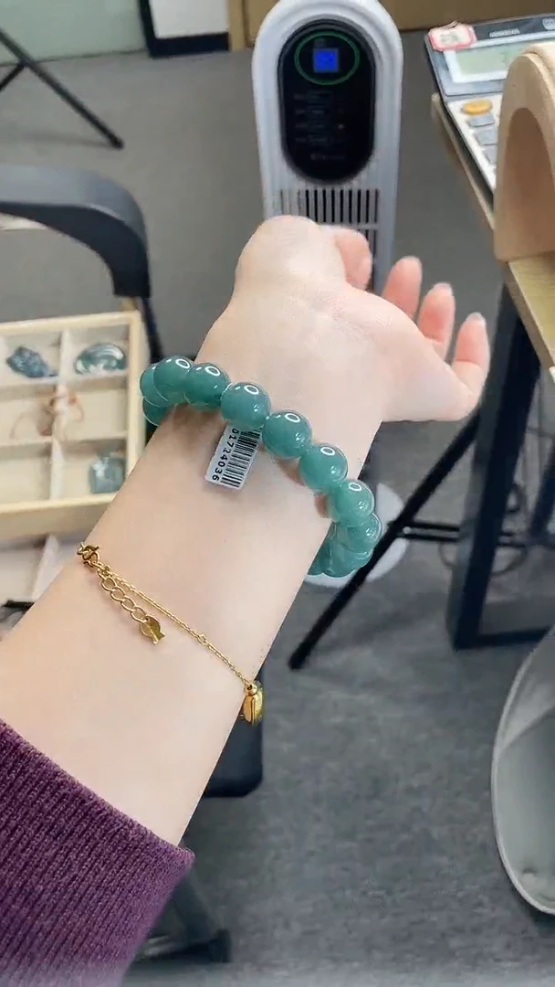 颈饰未镶嵌翡翠手串