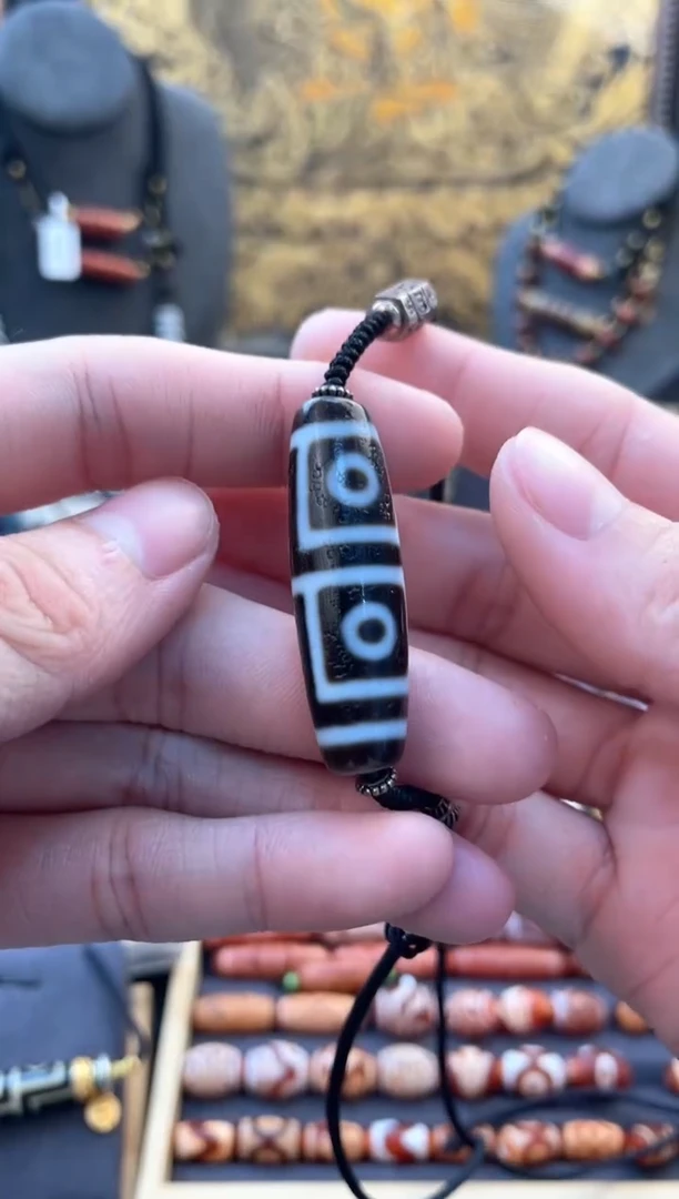 玛瑙/玉髓颈饰未镶嵌建成黑白四眼锁骨链