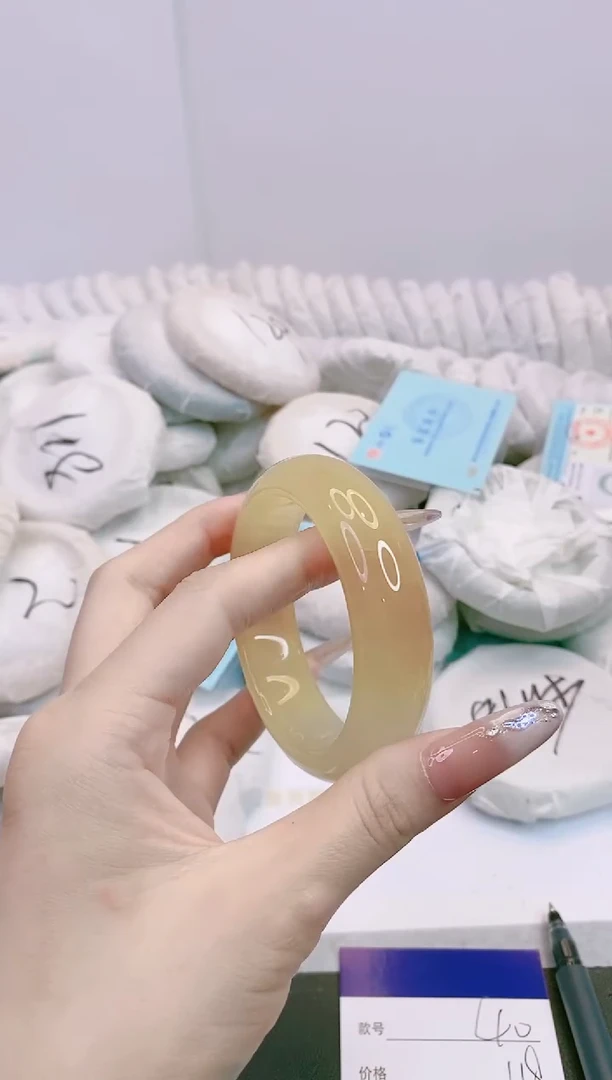 石英质玉手镯未镶嵌8X40-54