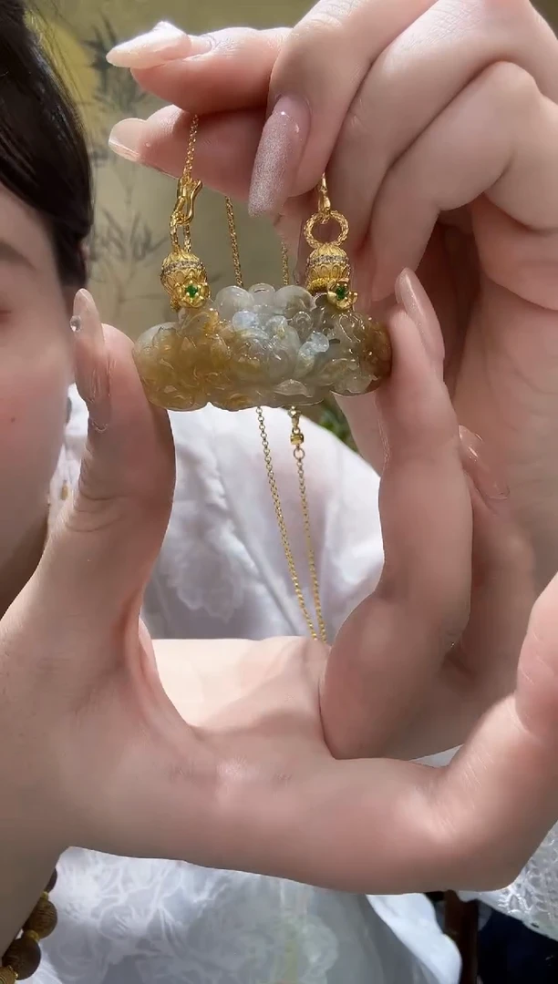 翡翠未镶嵌颈饰吊坠