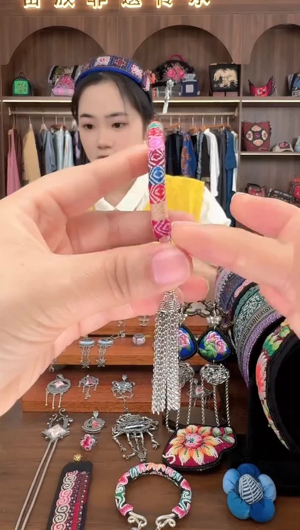 【闪购商品】织绣扶光苗绣传承11