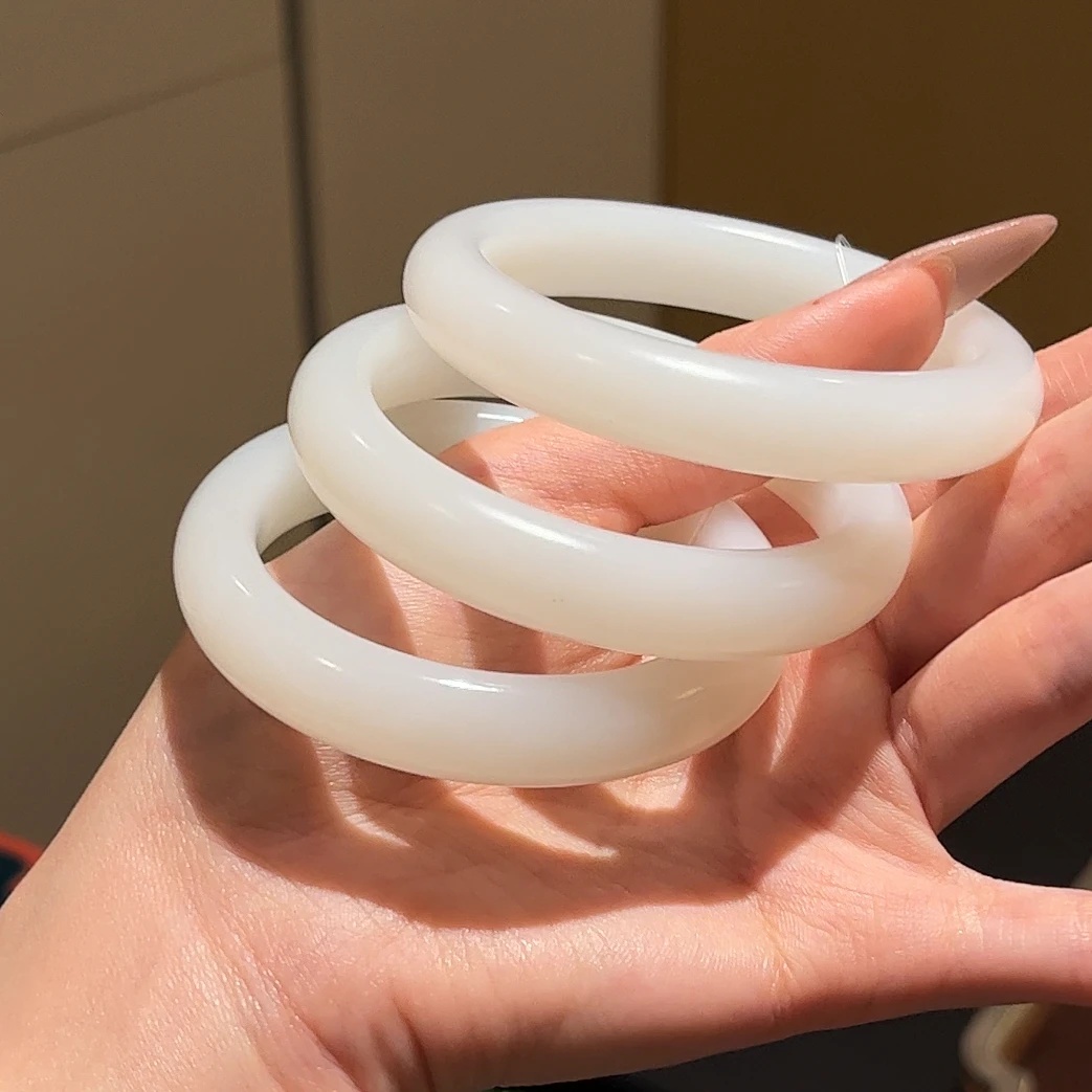 原24000换链接的【老矿料货头俄白白玉手镯】多样性发货一条