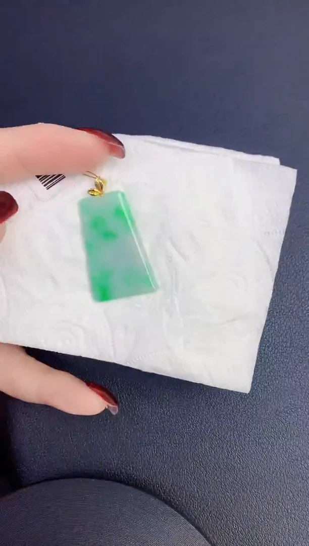 颈饰18K金镶嵌翡翠缅甸天然翡翠A货