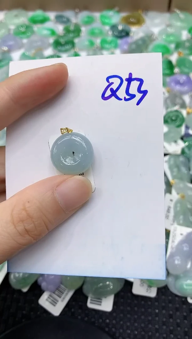 翡翠18K金镶嵌颈饰11111111111