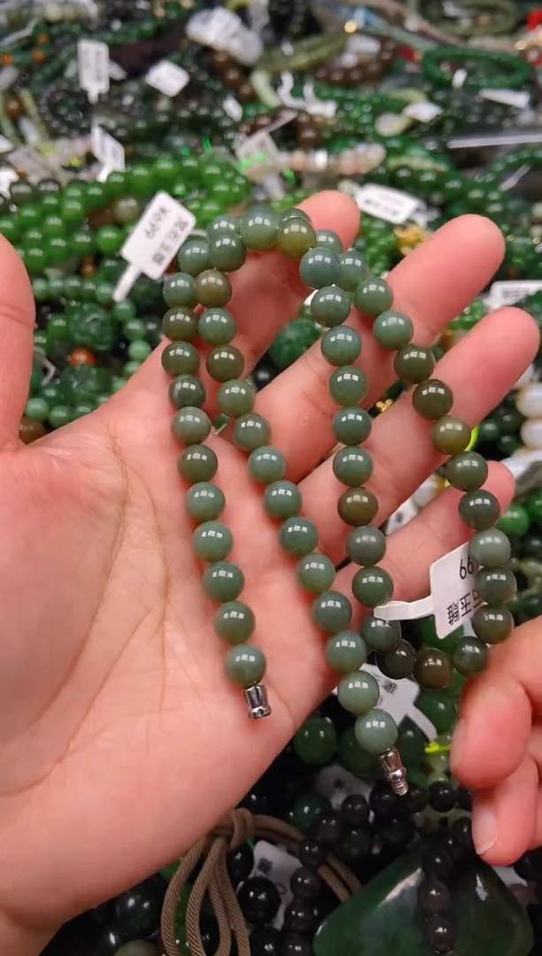 和田玉未镶嵌颈饰1