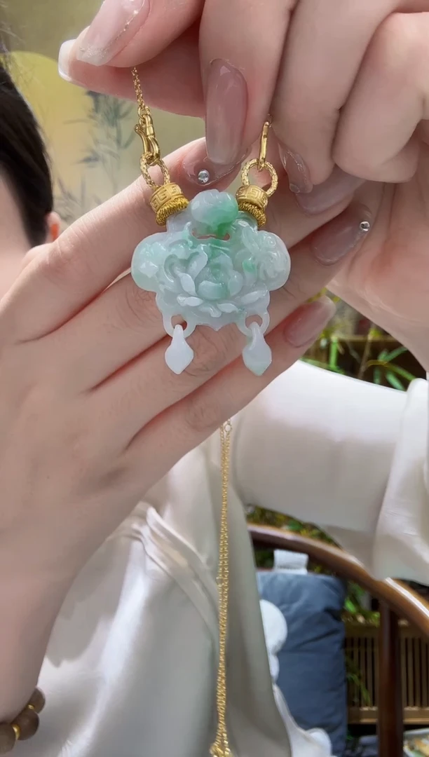 翡翠未镶嵌颈饰吊坠
