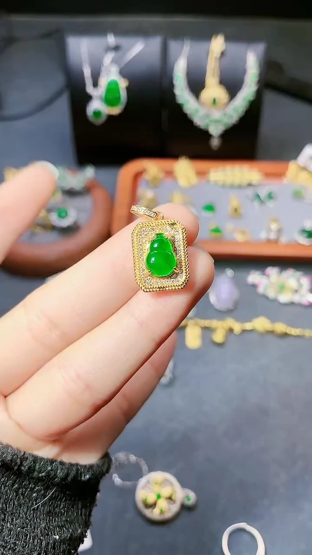 【闪购商品】翡翠吊坠(赠链)银S925镶嵌吊坠