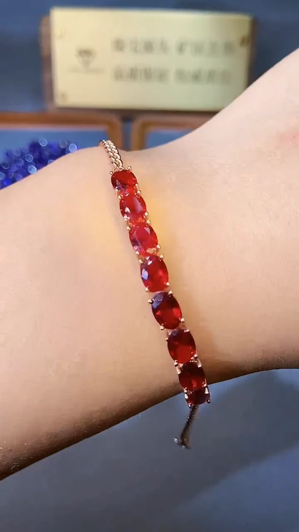 【闪购商品】红宝石手链银S925镶嵌354