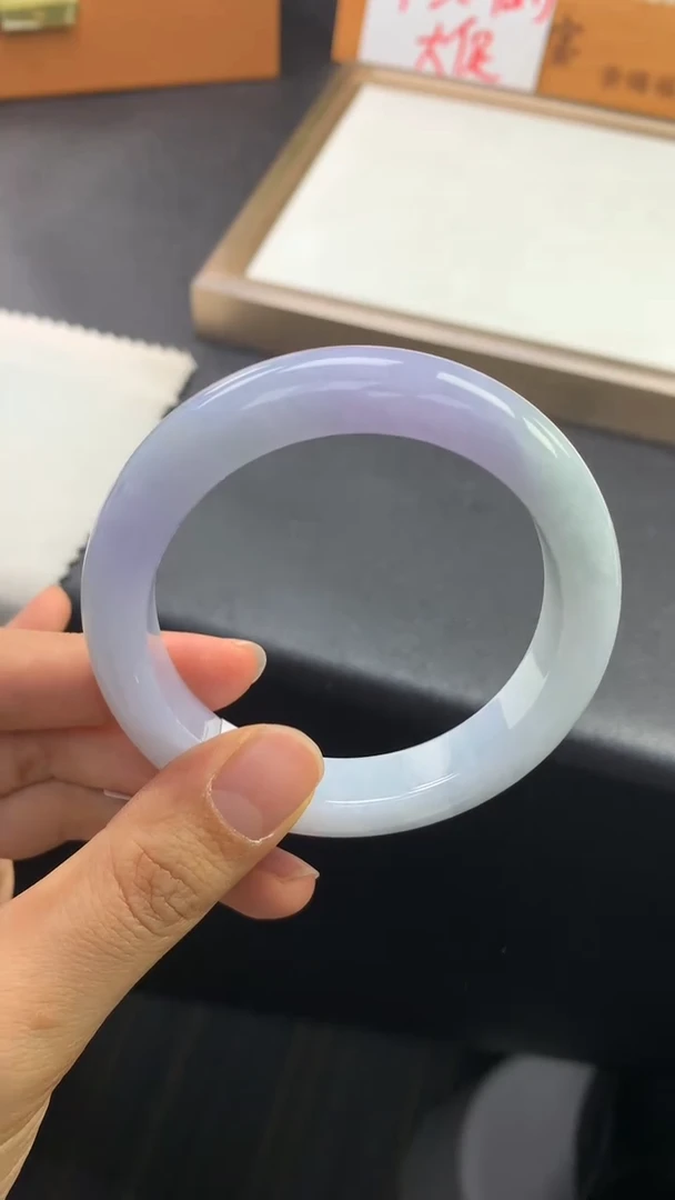 未镶嵌手镯翡翠退货需手镯吊牌标签完好