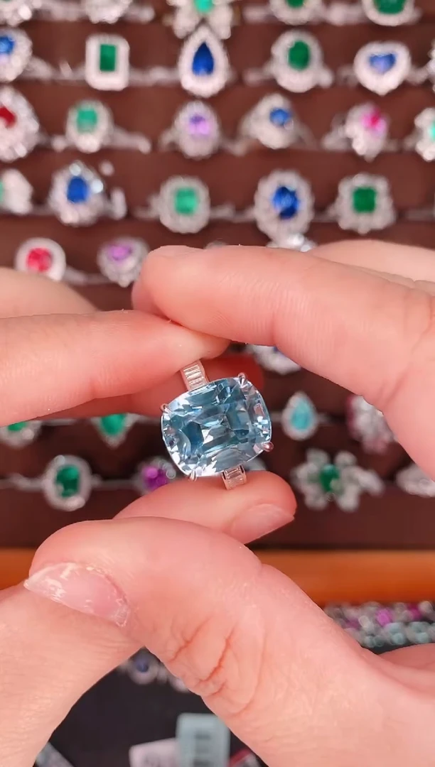 【闪购商品】海蓝宝石戒指18K金镶嵌.