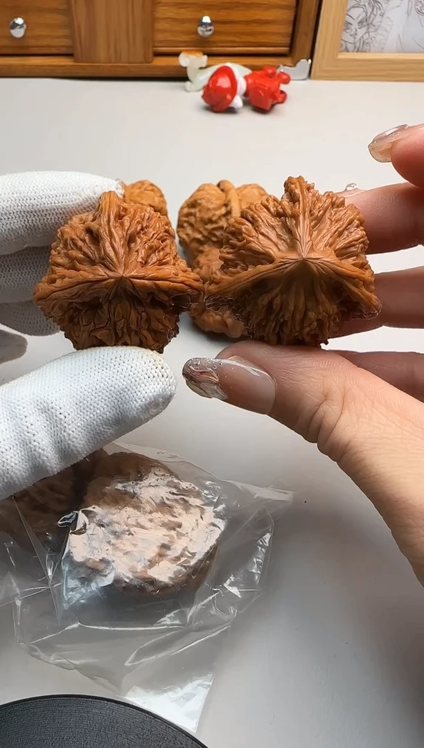 【闪购商品】文玩核桃把件一对核桃