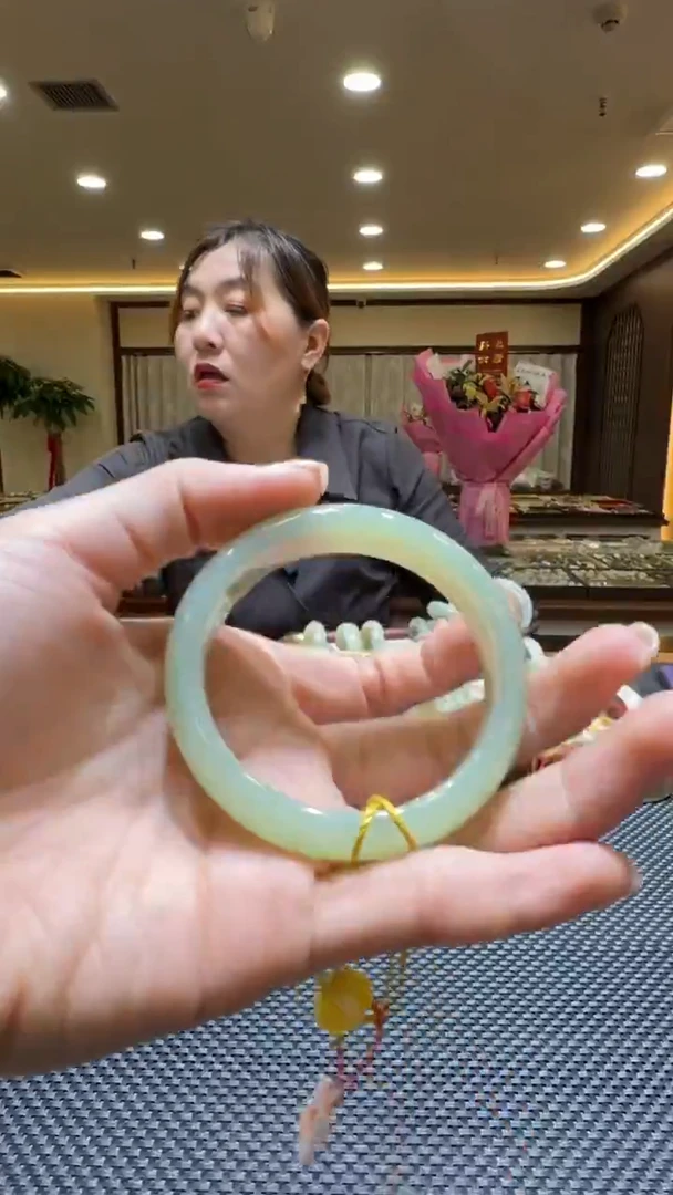 颈饰未镶嵌和田玉手镯55