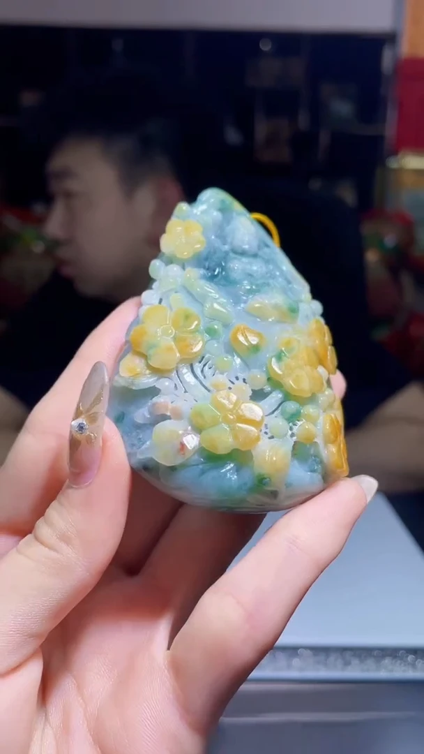 【闪购商品】翡翠吊坠(不含链)未镶嵌Q113