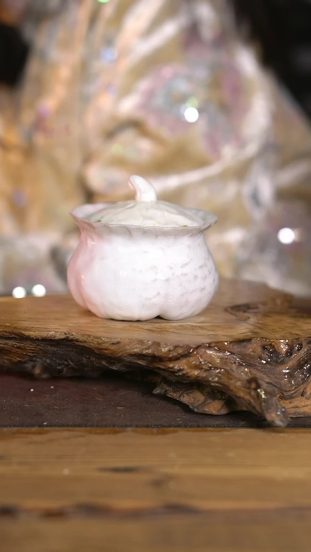 景德镇纯柴烧 手捏高白泥南瓜盖碗 116