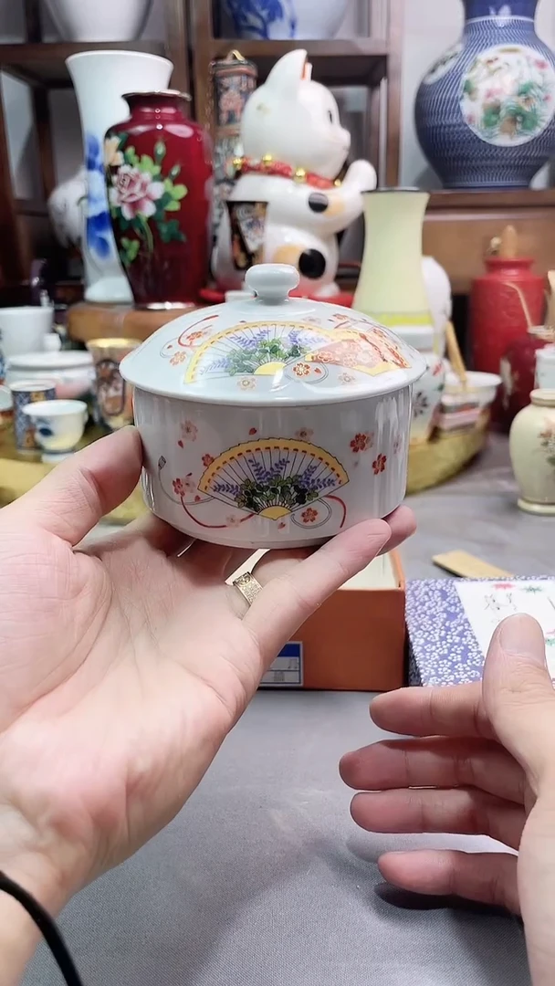 瓷片锦松梅盖罐一一