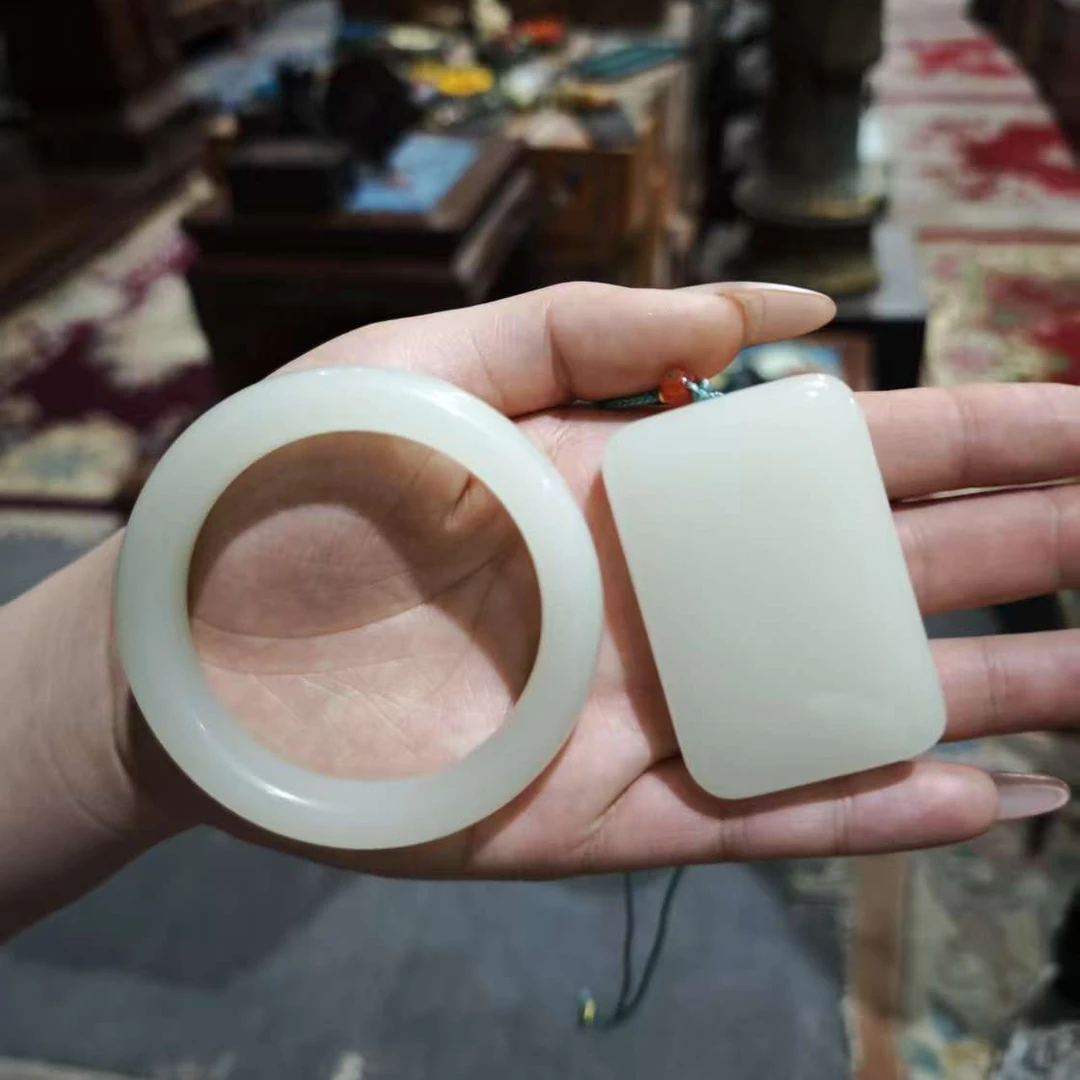 【闪购商品】和田玉把件一套附带盒东1616