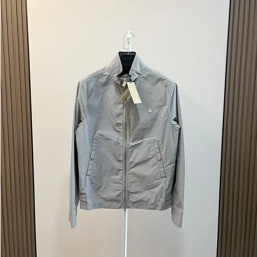 全新未使用 BURBERRY/博柏利 /战马金属logo灰色夹克外套/48码