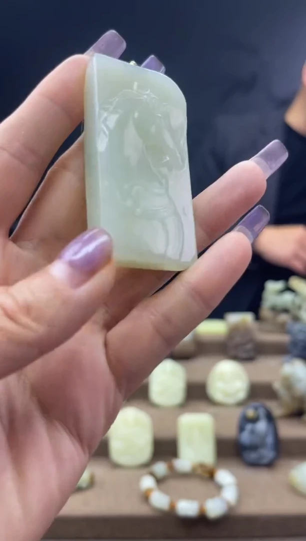 颈饰未镶嵌和田玉1