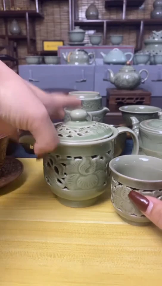 杯青瓷牡丹纹镂空茶壶+杯