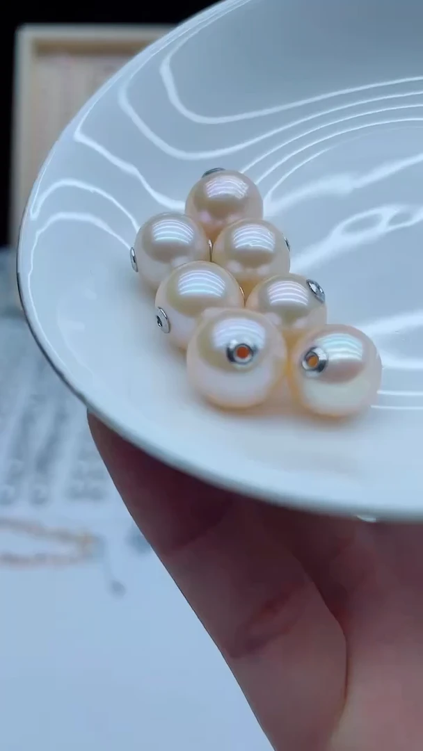 淡水珍珠银S925镶嵌吊坠(不含链)路路通多样性发其一