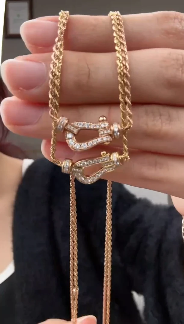 【闪购商品】钻石项链18K金镶嵌中号马蹄扣项链【多样性发一件】