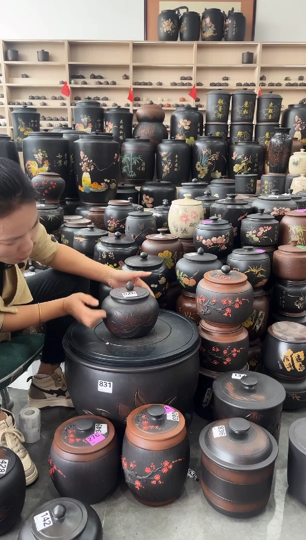 罐瑕疵茶叶罐   小苹果荷花   085