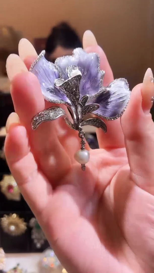 合成立方氧化锆铜合金淡紫吊坠