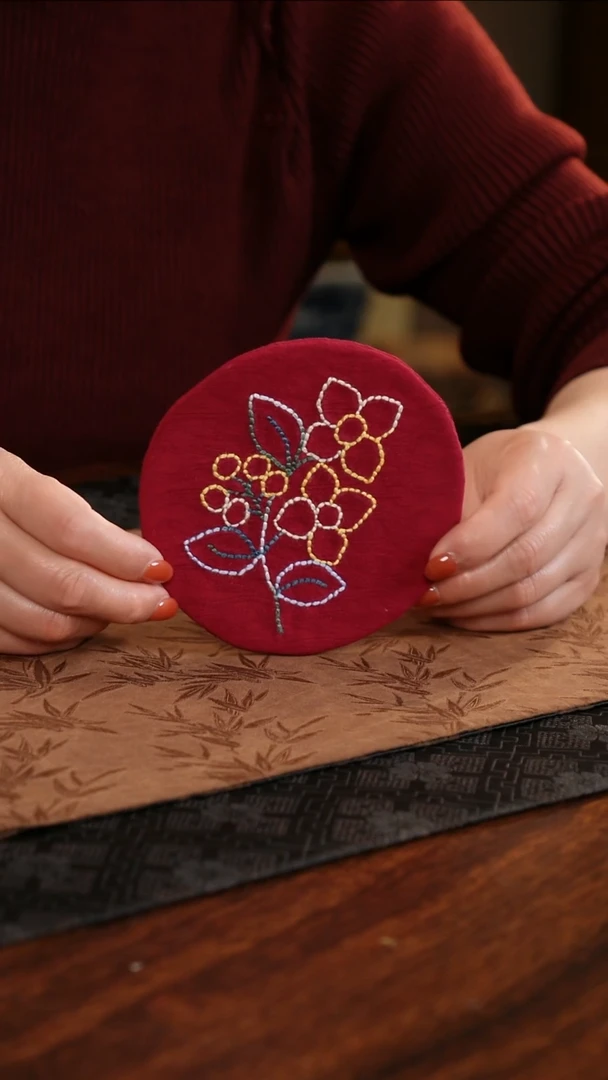【闪购商品】织绣花卉圆形小号杯垫E款