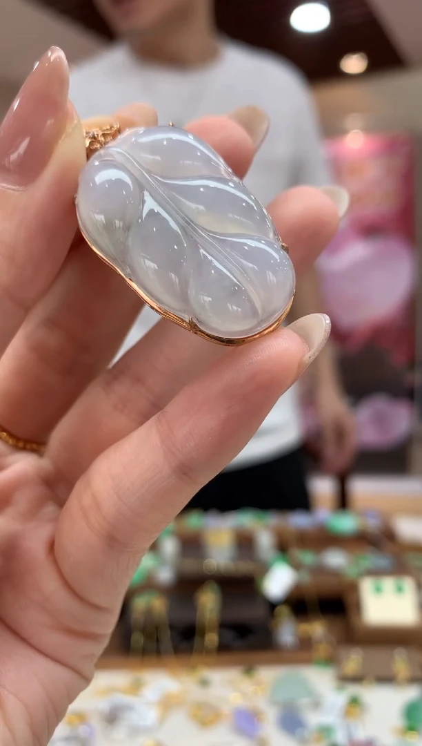 吊坠(不含链)18K金镶嵌翡翠叶子