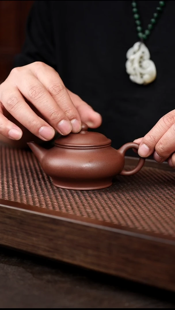 茶壶紫砂紫泥孟成水平