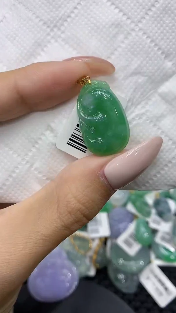 颈饰18K金镶嵌翡翠111111111111