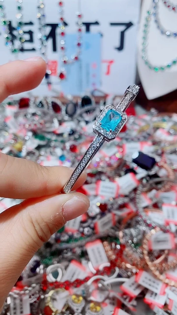 未镶嵌海蓝宝石手镯海蓝宝 手镯