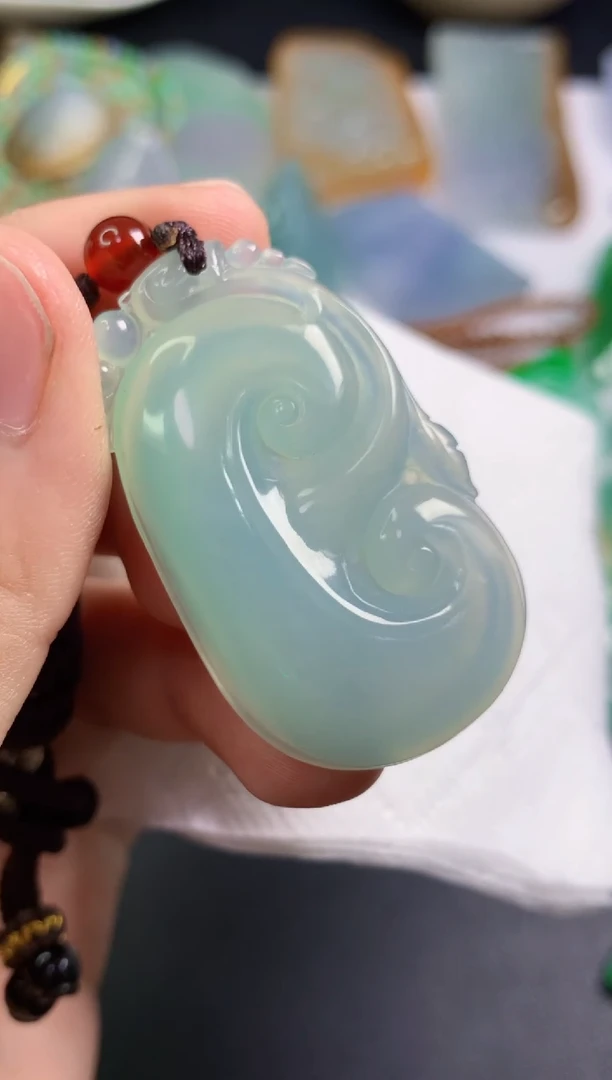 颈饰未镶嵌翡翠