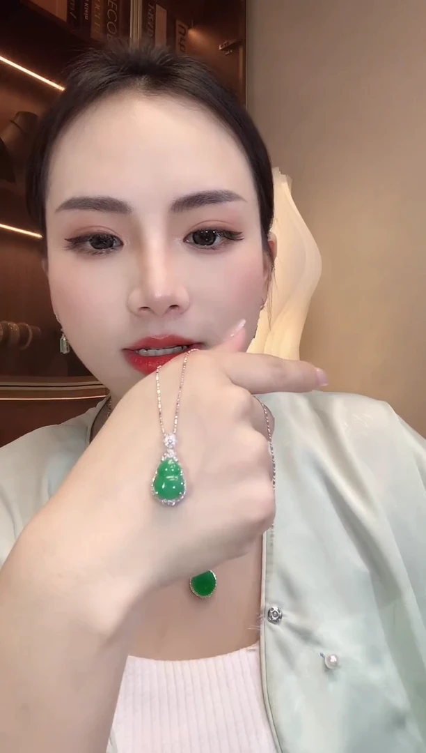 翡翠18K金镶嵌吊坠(不含链)A10