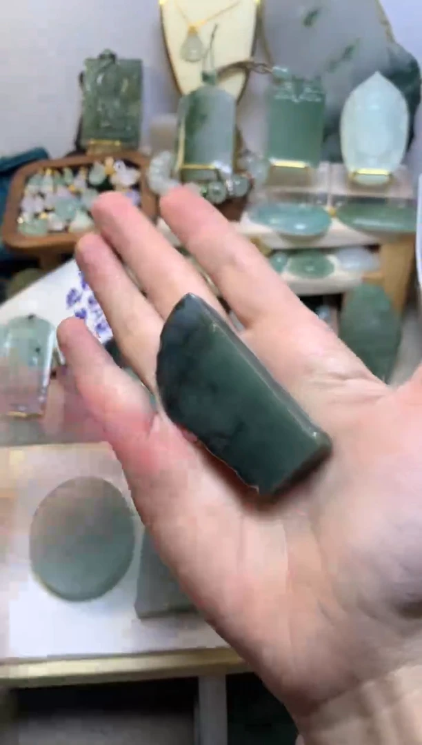 翡翠挂件未镶嵌缅甸A货翡翠，没有运费险