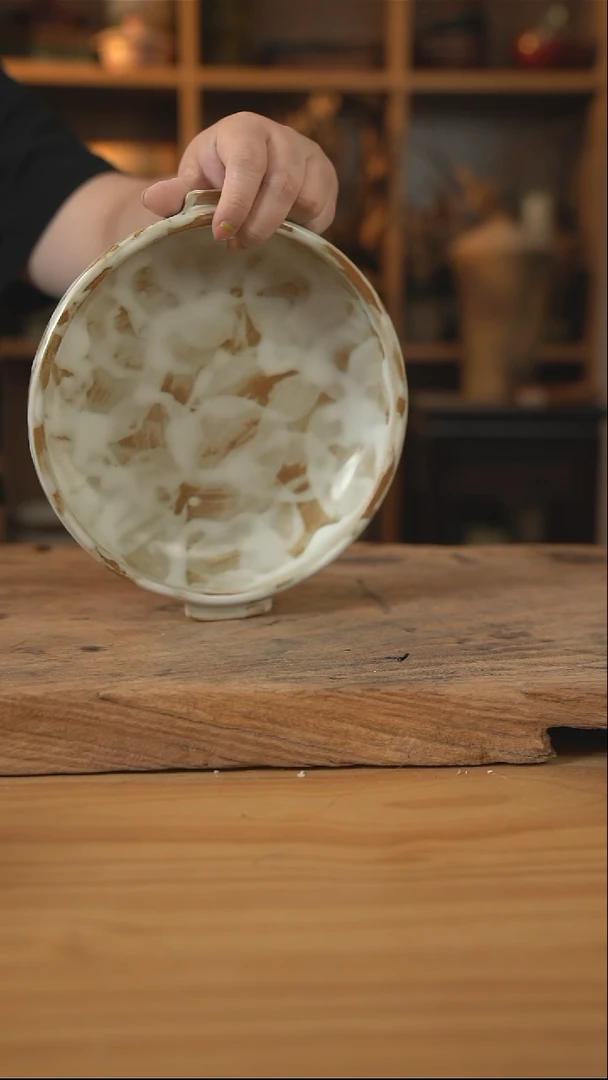 粉影系列的8英寸双耳盘