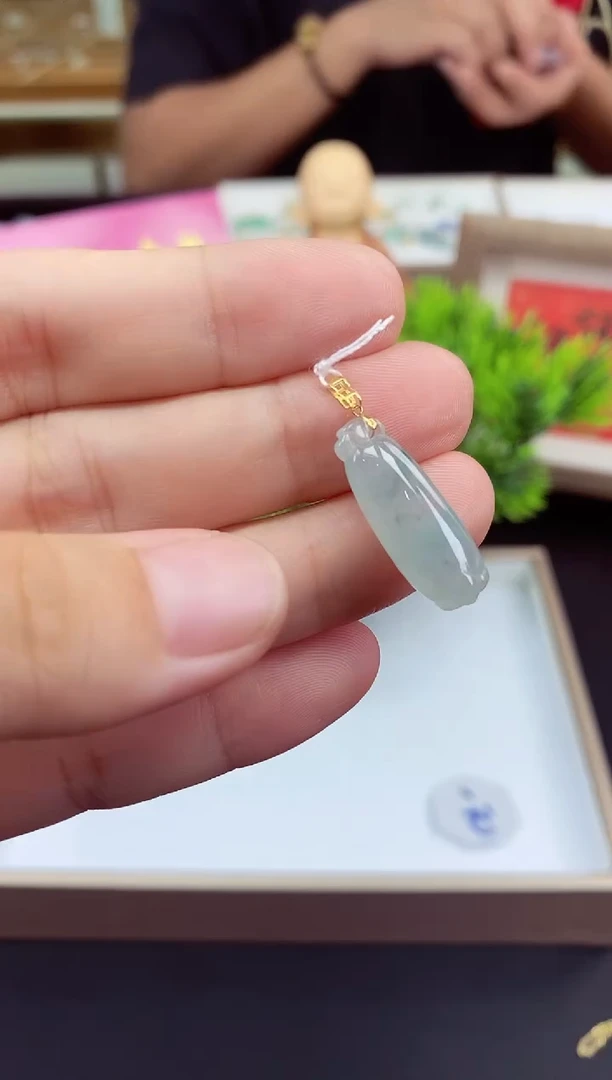 吊坠(不含链)18K金镶嵌翡翠福瓜多样性发其一@@CMT
