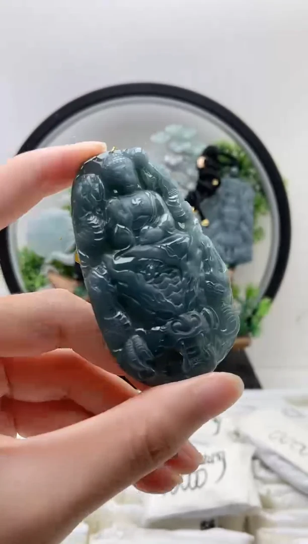 翡翠未镶嵌颈饰阿弥陀佛