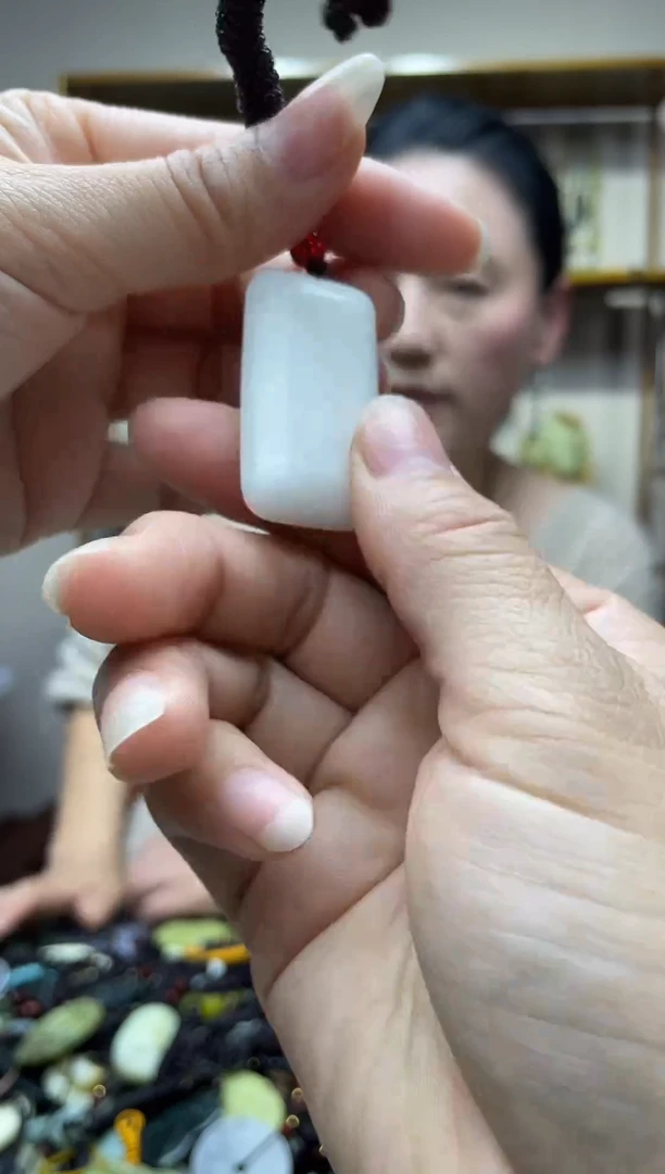 未镶嵌岫玉吊坠·
