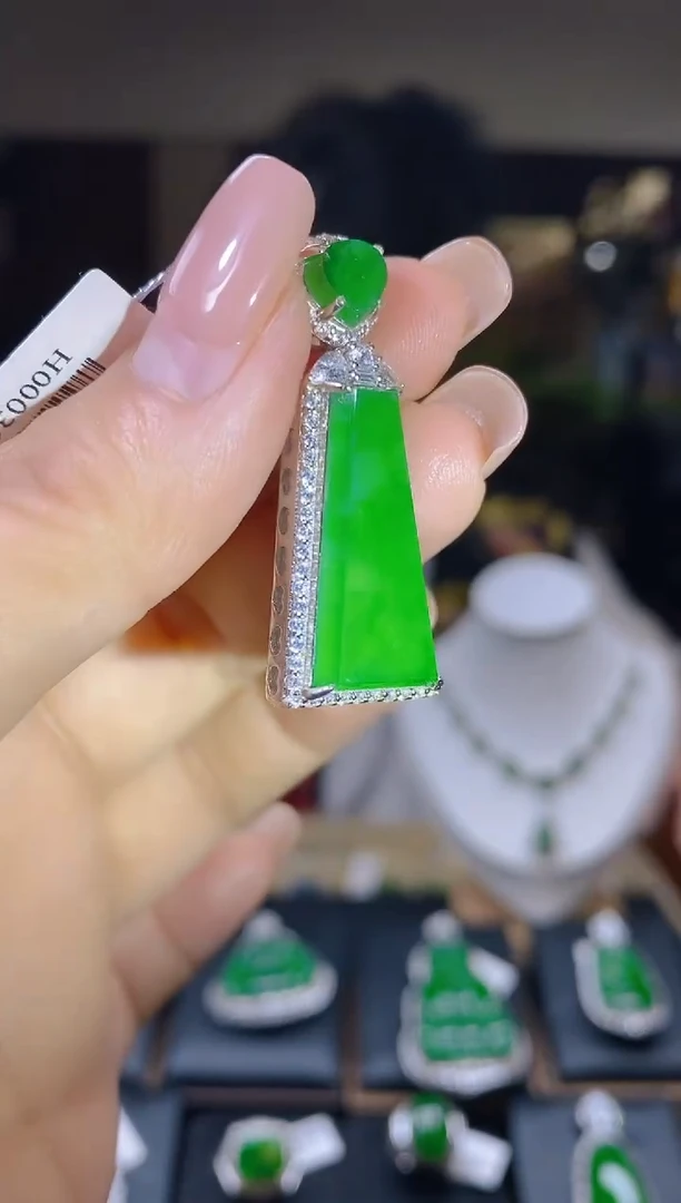 【闪购商品】翡翠吊坠(不含链)未镶嵌翡翠吊坠