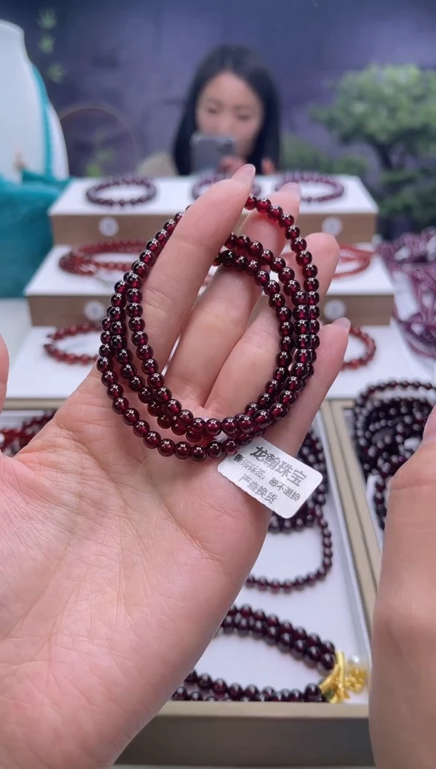 【闪购商品】石榴石手串未镶嵌石榴石多圈4mm+多样式发一