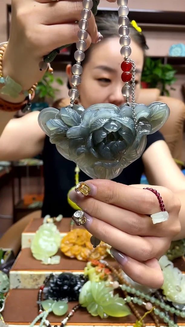 未镶嵌岫玉吊坠·